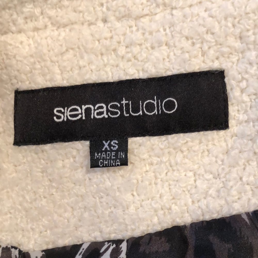 Sienastudio Coat - Picture 4 of 5